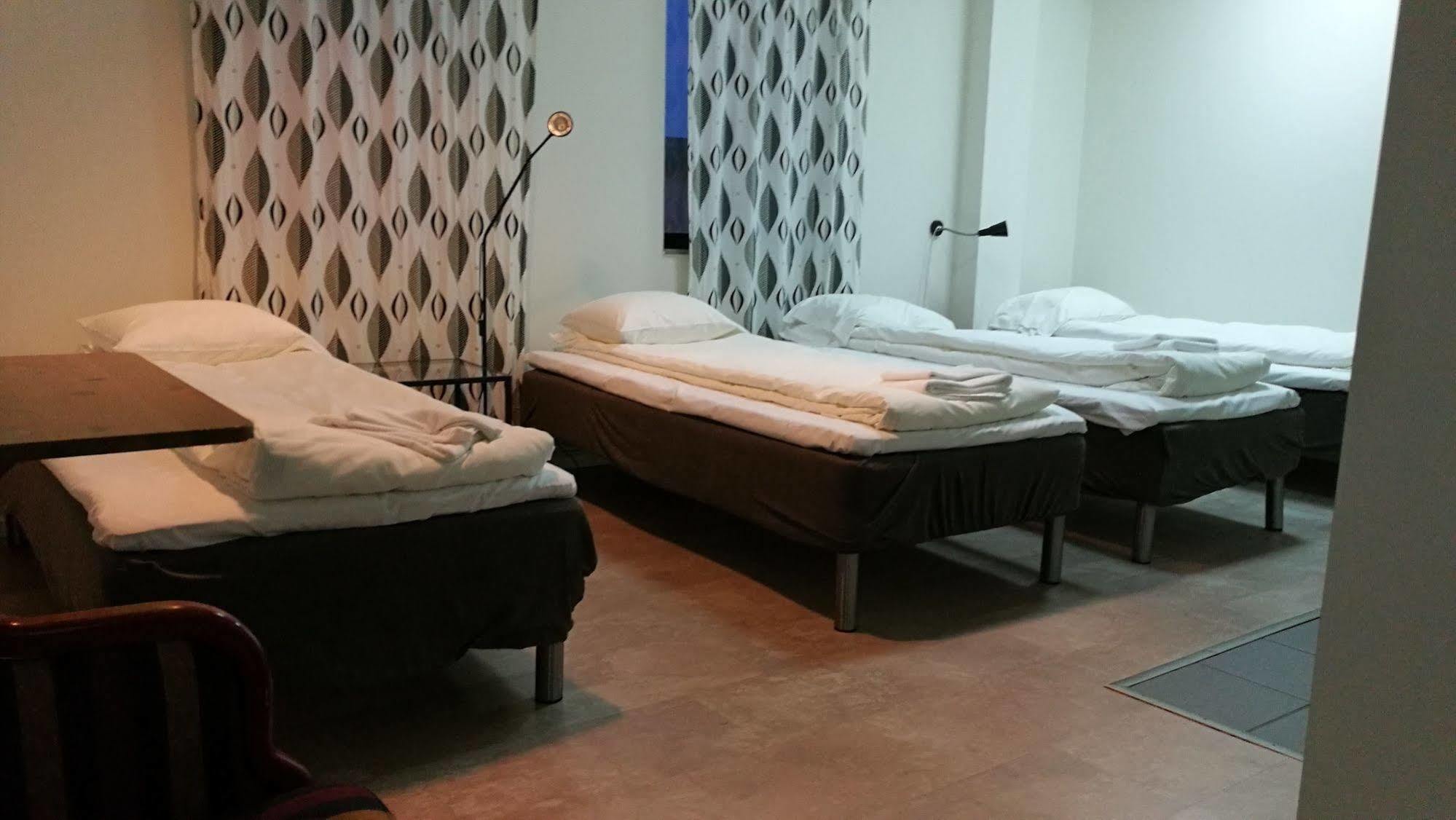 Metro Hotelli 3*